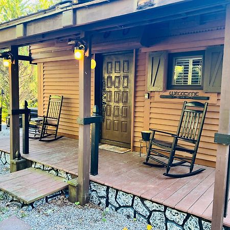 הוילה Cosby Tiny House, Wifi,Hot Tub,Secluded מראה חיצוני תמונה