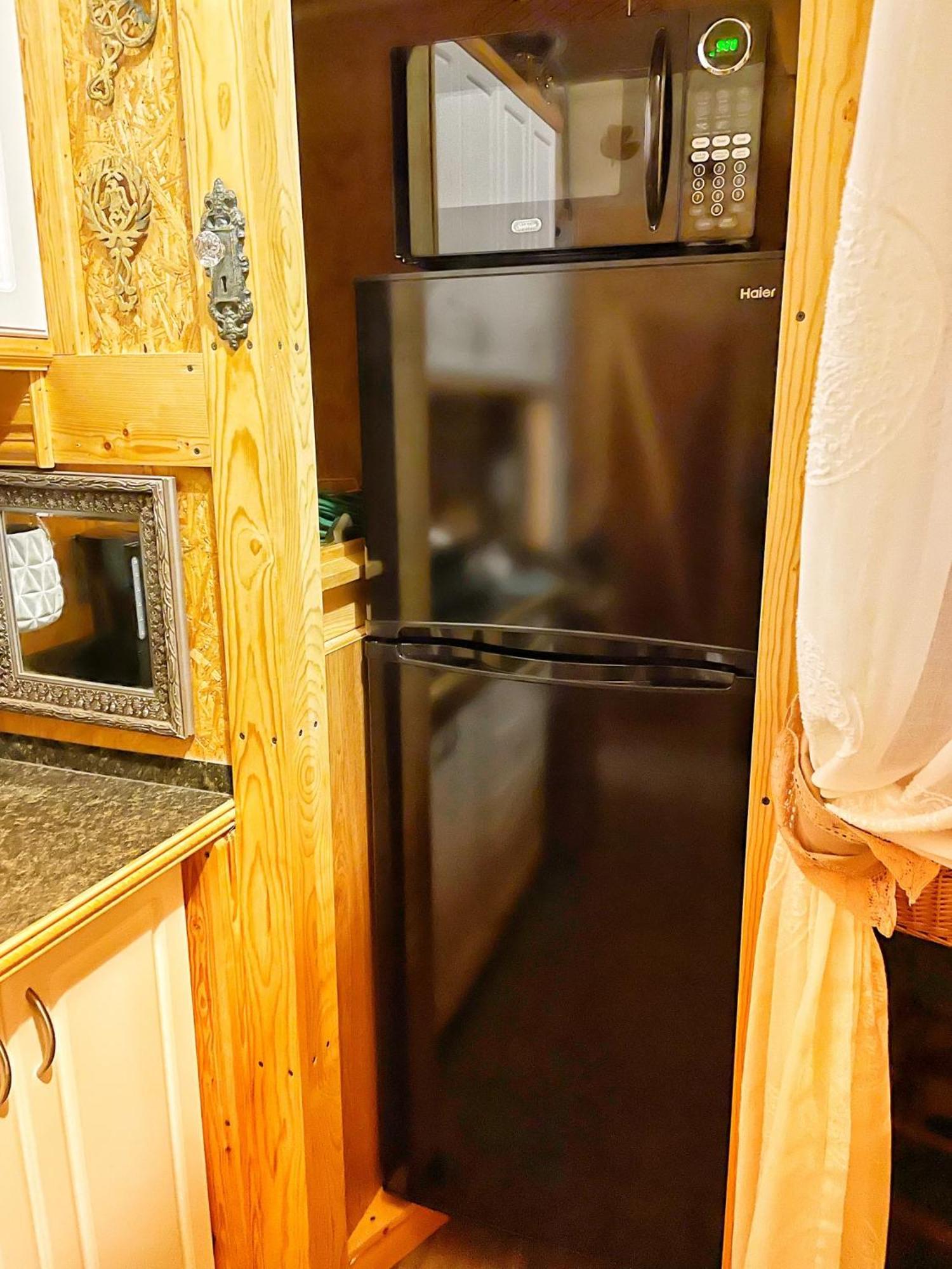 הוילה Cosby Tiny House, Wifi,Hot Tub,Secluded מראה חיצוני תמונה